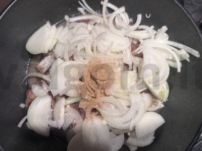 Jauna aviena, troškinta su svogūnais Žingsnis 5