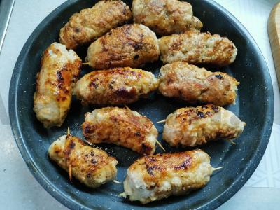 Mėsos ritinėliai su svogūnais ir grybais Žingsnis 6