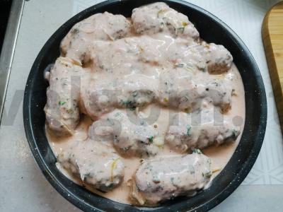 Mėsos ritinėliai su svogūnais ir grybais Žingsnis 10