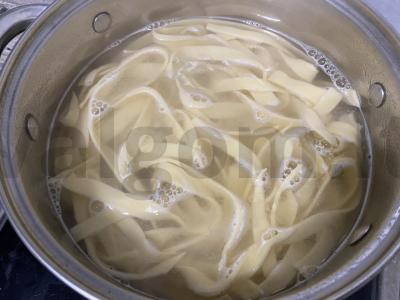 Makaronai su rukola ir pomidoru grietinėlėse Žingsnis 1