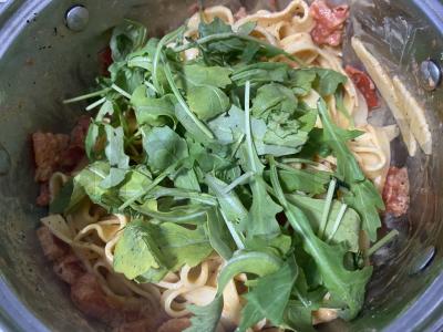 Makaronai su rukola ir pomidoru grietinėlėse Žingsnis 6