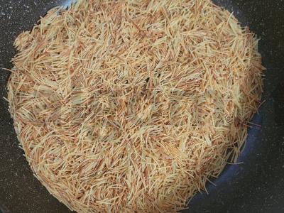 Kepta vermišelė su troškinta jautiena Žingsnis 1