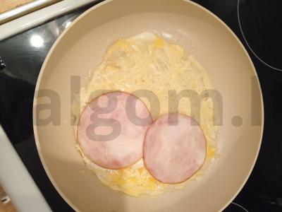 Kiaušinių blynai ant ryžių popieriaus su įdaru Žingsnis 7