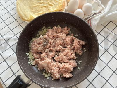 Kepti blynai su mėsa Žingsnis 9