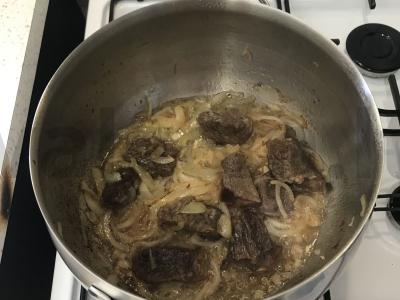 Plovas iš garinto ryžių su jautiena Žingsnis 1