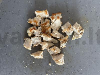 Salotos su pupelėmis, vištienos filė ir agurku Žingsnis 3