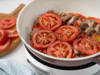 Vištienos kepenėlės su daržovėmis Žingsnis 7