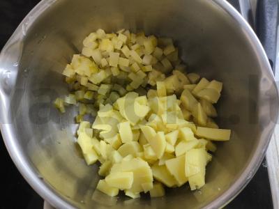 Salotas su šonine, bulvėmis ir kaparėliais „Žiemos nuotaika“ Žingsnis 1