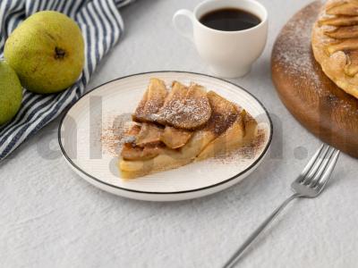 Ricottos pyragas su kriaušėmis pagrindine nuotrauka