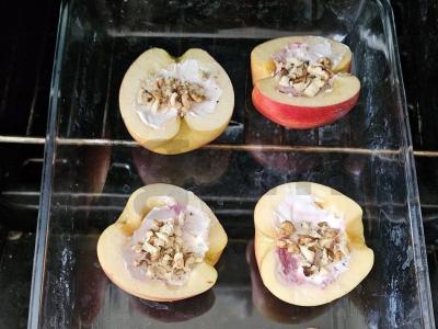 Kepti obuoliai su riešutais Žingsnis 3