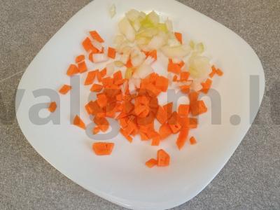 Sriuba su miško grybais ir perlinėmis kruopomis Žingsnis 4