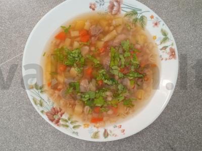 Sriuba su miško grybais ir perlinėmis kruopomis pagrindine nuotrauka