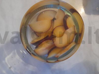 Arbata su juodųjų serbentų ir slyvų Žingsnis 3