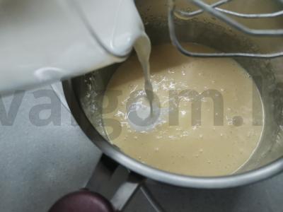 Muffinai su juodąja serbentu Žingsnis 2