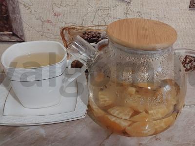 Arbata su mandarinų ir gvazdikėliais pagrindine nuotrauka