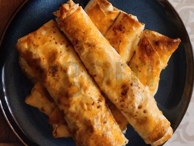 Saldžios vamzdeliai su varške ir razinom iš lavašo pagrindine nuotrauka