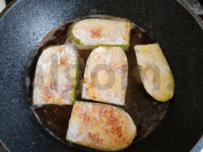 Sumuštinis su halumi sūriu ir cukinija pusryčiams Žingsnis 4