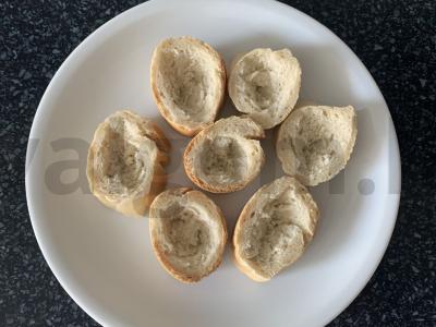 Užkandis ant batono su varškės sūriu ir šprotų Žingsnis 2