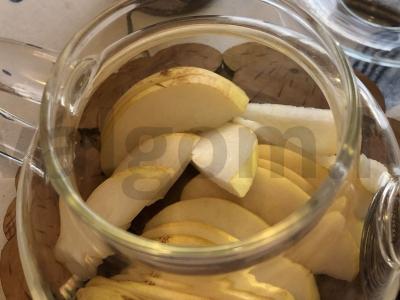 Kriaušių arbata su medumi ir cinamonu Žingsnis 2