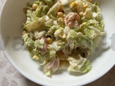 Salotos su krevetėmis ir ananasais pagrindine nuotrauka