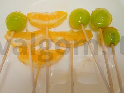 Apelsinų skiltelės ir vynuogės „Stiklinėje“ Žingsnis 8