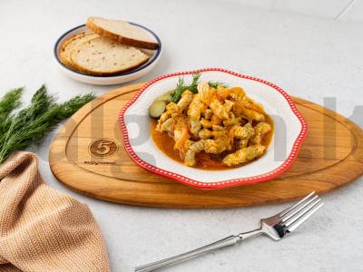 Kalakutienos guliašas pagrindine nuotrauka