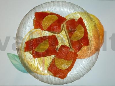 Užkandžių sumuštiniai su silke ir humusu pagrindine nuotrauka