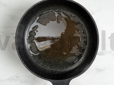 Plačiakė ant keptuvės Žingsnis 3