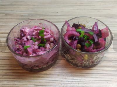 Silkės ir burokėlių salotas „Etidas raudonose spalvose“ pagrindine nuotrauka