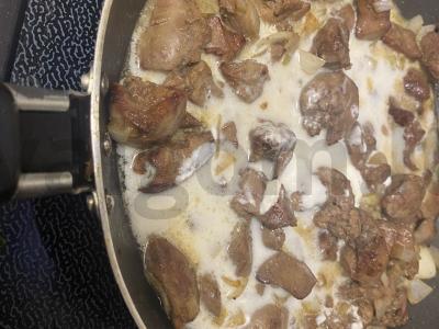 Vištienos kepenėlės su grietinėlėmis pietums Žingsnis 3