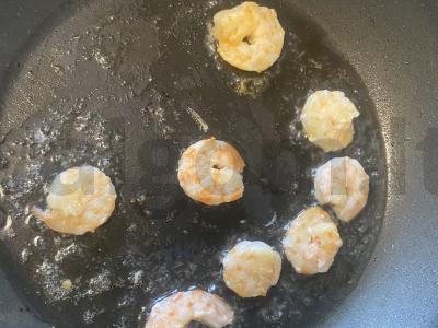 Salotas „Pavasaris“ su krevetėmis Žingsnis 2