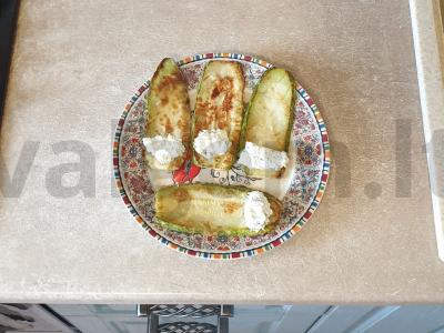 Užkandžių ritinėliai iš cukinijų ir varškės sūrio Žingsnis 8