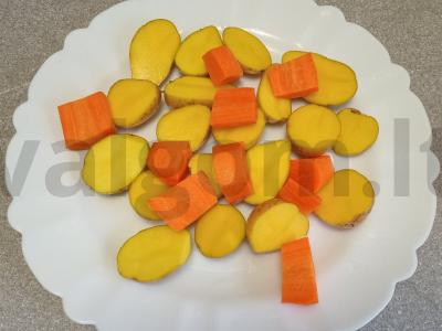 Keptas antis filė su mažais bulvėmis, morkomis ir pievagrybiais Žingsnis 2