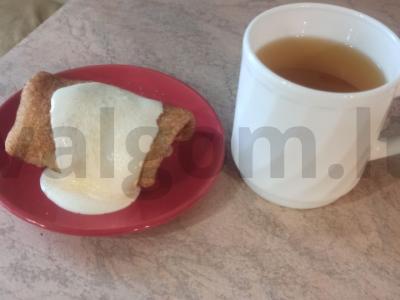 Blynai su kefyru ir varške pagrindine nuotrauka