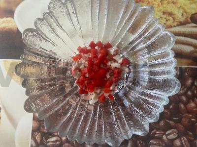 Salotas „Saulės spindulys“ su krabų lazdelėmis Žingsnis 2