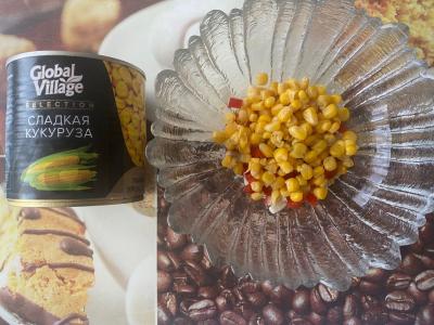 Salotas „Saulės spindulys“ su krabų lazdelėmis Žingsnis 3