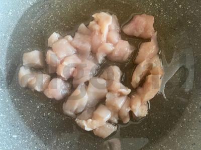 Salotas „Saulės spindulys“ su krabų lazdelėmis Žingsnis 5