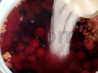 Vitamininis aviečių ir juodųjų serbentų kompotas su šaltalankiais Žingsnis 3