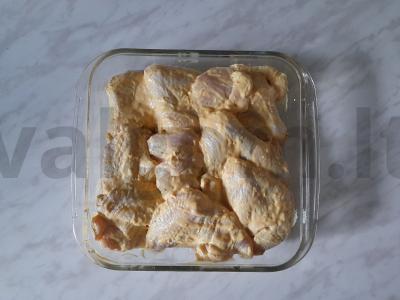 Vištienos sparneliai su prieskoniais ir česnaku Žingsnis 7
