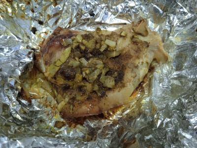 Kiaulienos skruostai, kepti su česnaku, khmeli-suneli ir lauro lapais Žingsnis 5