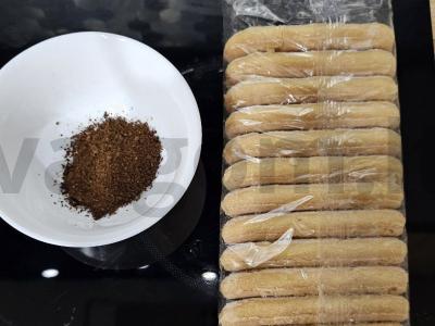 Tiramisu su grietinėlėmis ir kokosų drožlėmis Žingsnis 1