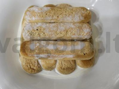 Tiramisu su grietinėlėmis ir kokosų drožlėmis Žingsnis 6