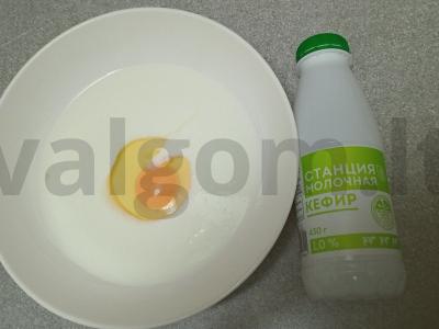 Blynai su kefyru ir verdančiu vandeniu Žingsnis 1