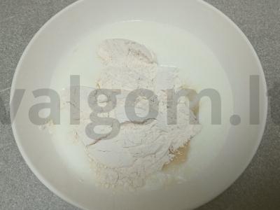 Blynai su kefyru ir verdančiu vandeniu Žingsnis 3