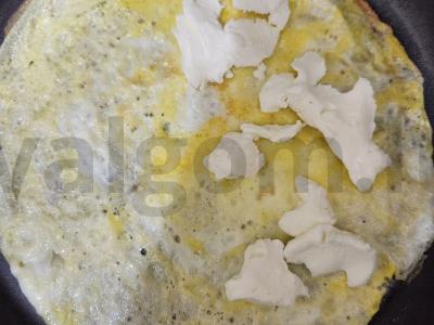 Kiaušinių blynai su lašiša Žingsnis 3