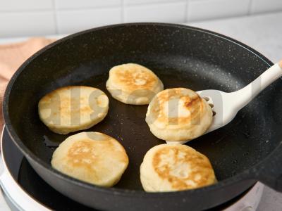 Blynai iš rūgpienio be kiaušinių Žingsnis 5