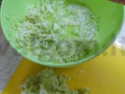 Cukinijų blynai su rapsų aliejumi Žingsnis 2