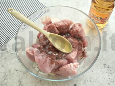 Šašlykas iš kiaulienos ant grotelių su obuolių actu Žingsnis 3