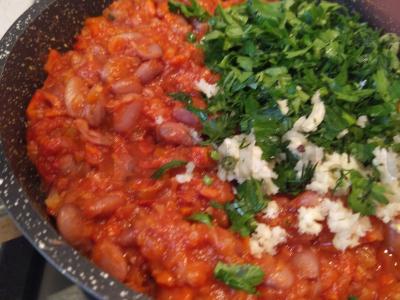 Aštrūs pupelės su morkomis ir pomidorų tyrė Žingsnis 5