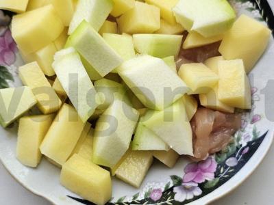 Vištiena su bulvėmis ir cukinija Žingsnis 1